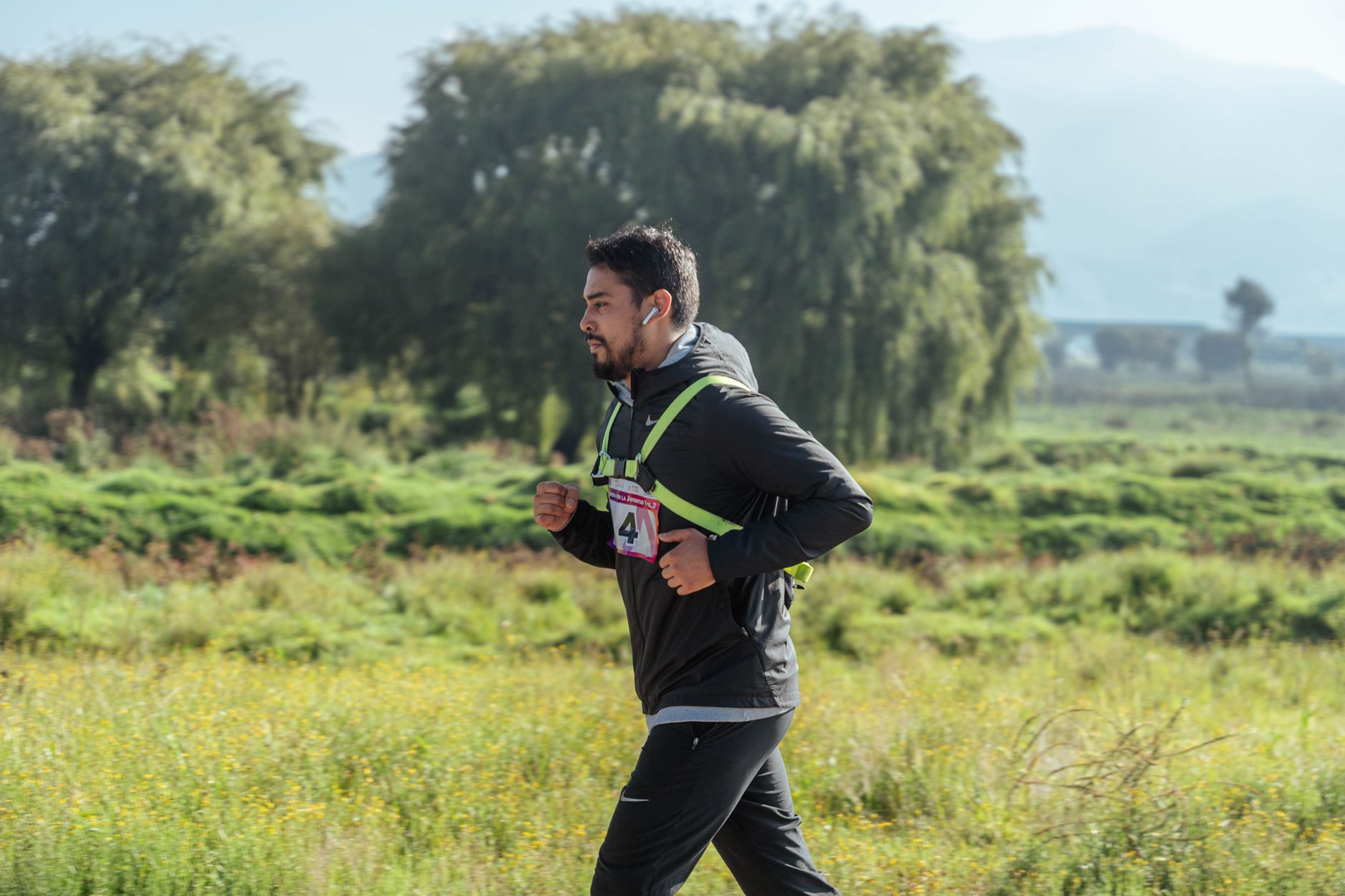 Training Fasted vs Fed: What the Evidence Actually Says for Morning Exercisers in the UK